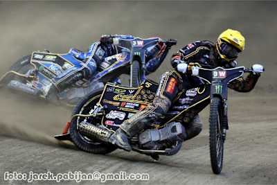 Anders Thomsen vor Jack Holder