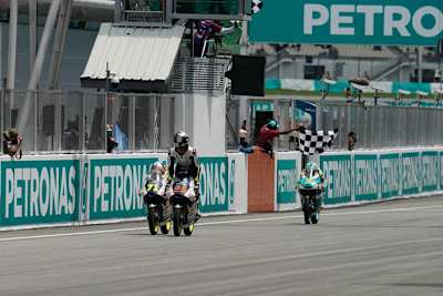 Zieldurchfahrt: Collin Veijer siegte vor Sasaki und Masiá