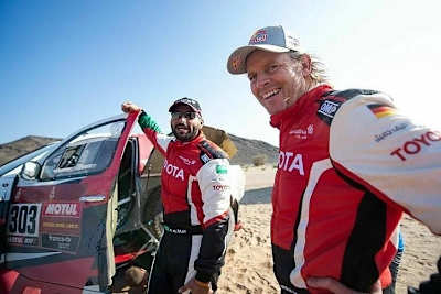 Dirk von Zitzewitz (r) und Yazeed Al-Rajhi