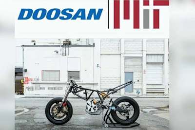 Der Gitterrohrrahmen erinnert an eine frühere Ducati, der Elektroantrieb ist mittig platziert