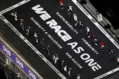 Die Formel-1-Piloten bekräftigen in einem Video gegen Übergriffe, wofür die «We Race As One»-Kampagne steht