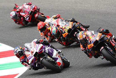 Im Sprint: Zarco (5) vor Miller (43), Binder (33), Márquez (93) und Bastianini