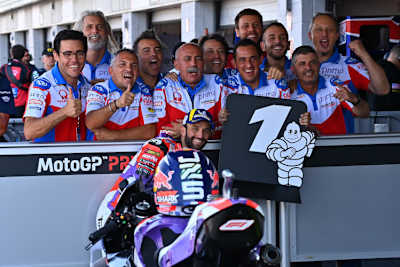 Jubel um Pole-Mann Johann Zarco