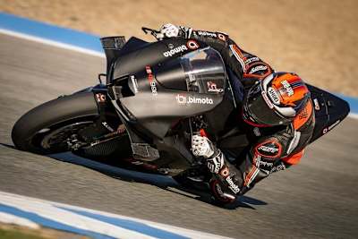 Die Bimota KB998 mit Testfahrer Florian Marino