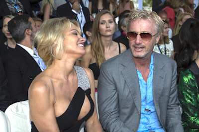 Eddie Irvine (rechts) mit Pamela Anderson