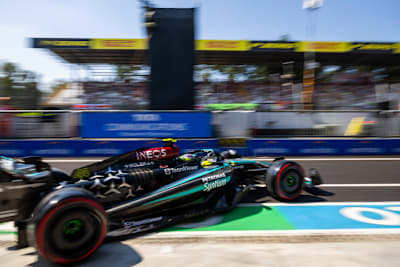 Lewis Hamilton geht auf die Strecke