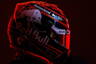 Dunkelblau mit Leucht-Orange – die neuen Farben von Max Verstappen