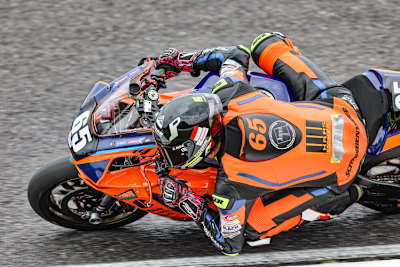 Marco Fetz auf der Yamaha R1 in Japan