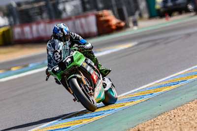 Nico Thöni auf der Kawasaki vom Bolliger-Team