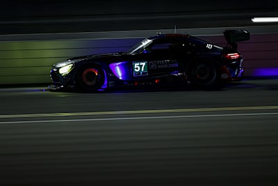 Klassensieg für Philip Ellis im Winward-Mercedes.