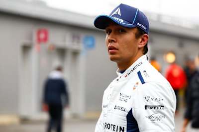 Alex Albon verunfallte in der ersten Runde des Japan-Grand-Prix. Zum Glück blieb der Thai-Brite unverletzt