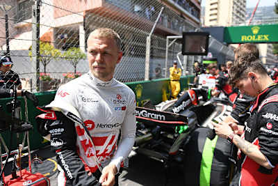 Kevin Magnussen im Grid