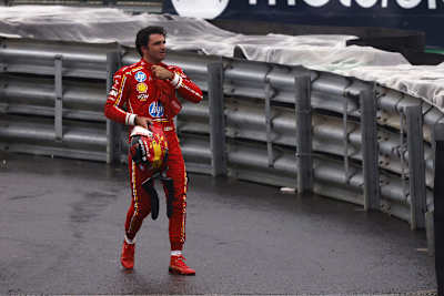 Nach seinem Qualifying-Crash musste Carlos Sainz zu Fuß die Strecke verlassen und im Rennen aus der Boxengasse starten