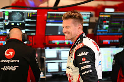 Nico Hülkenberg in der Haas-Garage. Der Deutsche wechselt kommende Saison zu Sauber
