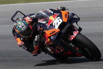 Neben Stefan Bradl (HRC-Honda) und Lorenzo Savadori (Aprilia) verstärkt Dani Pedrosa (Red Bull KTM) das komplette MotoGP-Starterfeld