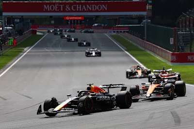 Max Verstappen im Belgien-Sprint vor den beiden McLaren