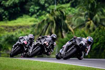 Im Synchronflug für die Simulation: Miguel Oliveira, Maverick Viñales und Aleix Espargaró 