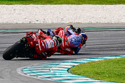Pecco Bagnaia schaute sich Marc Márquez in Sepang aus nächster Nähe an