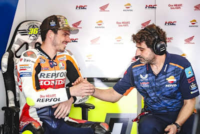 Finden zusammen. Joan Mir arbeitet nun mit dem extrem erfahrenen und erfolgreichen Santiago Hernández. Wichtig: Fahrer und Techniker sprechen die gleiche Sprache