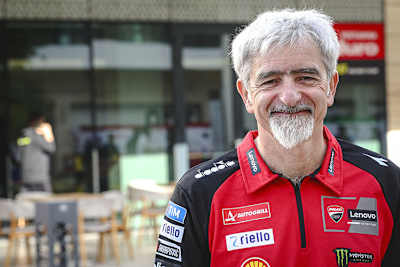 Ein neuer Rohdiamant im Ducati-Stall: Gigi Dall'Igna begrüßt Fermín Aldeguer in der roten Familie.