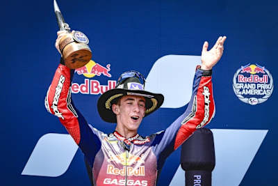 Drittes Rennen, zweites Podium. Pedro Acosta hat sich bereits an Spitze der MotoGP festgebissen