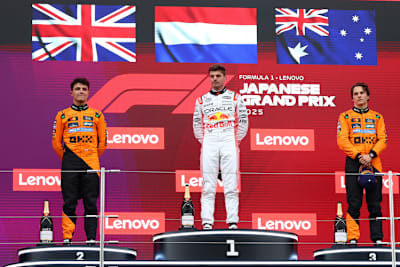 Max Verstappen schlug in Japan die McLaren-Fahrer Norris (links) und Piastri (rechts)