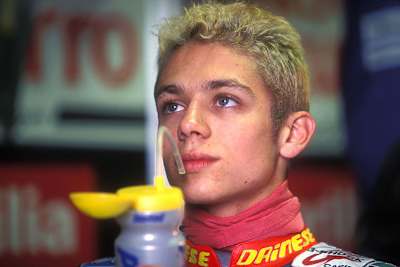 Weils so schön ist: So sah der spätere neunfache Weltmeister Valentino Rossi beim Australien-GP 1997 aus.