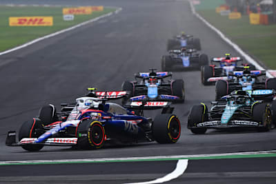 Daniel Ricciardo vor Lance Stroll, links dahinter Nico Hülkenberg