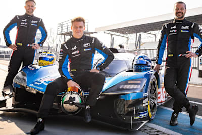 Mick Schumacher (Mitte) mit Jules Gounon (links) und Frédéric Makowiecki