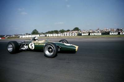Typisch Jim Clark: Einsam auf weiter Flur, hier 1967 in Silverstone