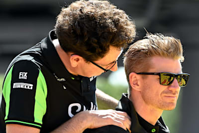 Sauber-CEO Mattia Binotto tröstet den unglücklichen Nico Hülkenberg