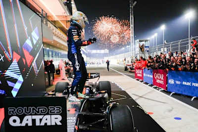 Max Verstappen behält die 1 des Champions