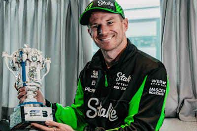Nico Hülkenberg mit seinem Lego-Pokal