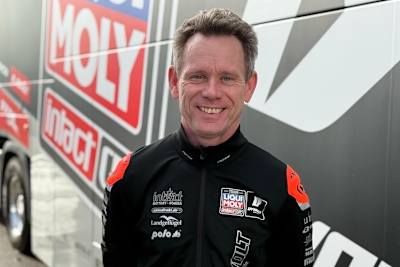 Bereits im 2025er-Dress: Moto3-Teamanager Peter Öttl