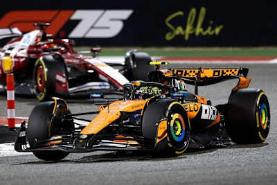 Lando Norris vor Charles Leclerc
