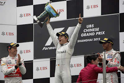 Jenson Button, Nico Rosberg und Lewis Hamilton in Shanghai 2012