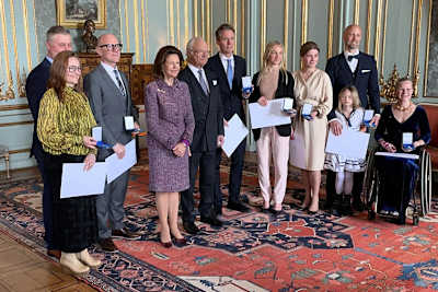 Die vom schwedischen König ausgezeichneten Sportlerinnen und Sportler mit Tony Rickardsson (3.v.l)