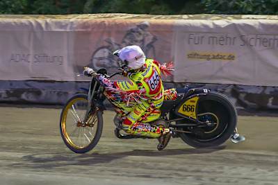 Romano Hummel beim Langbahn-GP in Vechta vor seinem Sturz