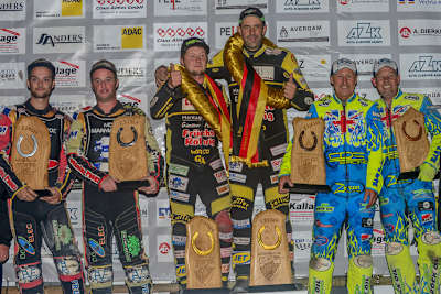 Venus/Eibl gewannen in Vechta vor den Brüdern Comblon (l.) und Godden/Smith (r.)