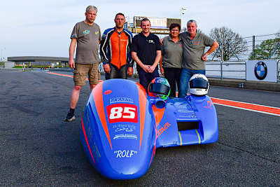 Das Team Flying Dutchmen (vlnr.): Elektroniker Rolf van Bree, Wiggert Kranenburg, Jermaine van Middegaal sowie Konni und Eckart Rösinger