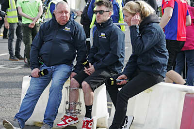 Das rechte Bein von Lee Johnston steckt noch immer in einem externen Fixateur