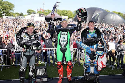 Michael Dunlop, Peter Hickman und Dean Harrison werden bald Teil einer Doku-Serie über die TT sein