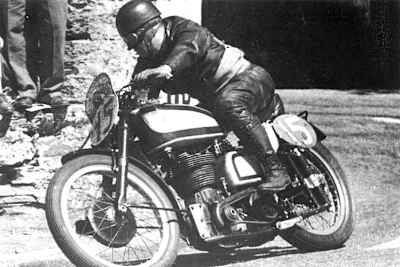 1949 gewann Harold Daniell die Senior-TT und damit den ersten 500ccm-WM-Lauf der Geschichte