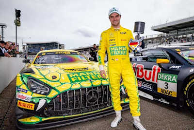 Lucas Auer bleibt Sternenkrieger