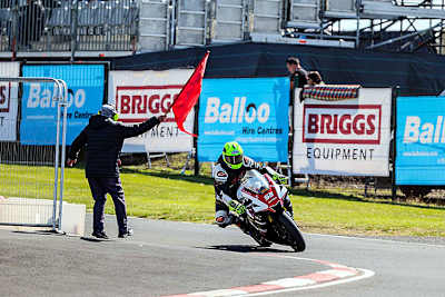Dreimal musste das Training mit der roten Flagge gestoppt werden