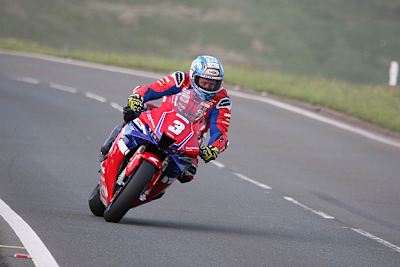 Dean Harrison lässt im Superstock-Rennen seinen Gegnern keine Chance