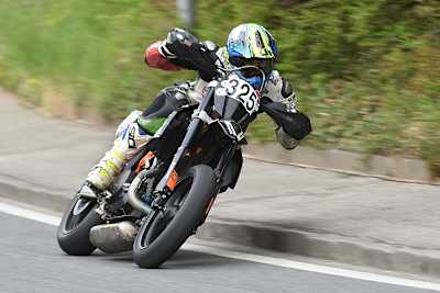 Philipp Neumüller führt die EM-Tabelle bei den Supermotos an