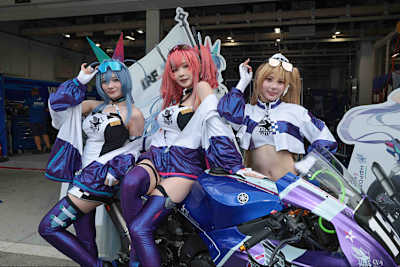 Nicht nur die Fahrer stehen in Japan im Mittelpunkt des Interesses