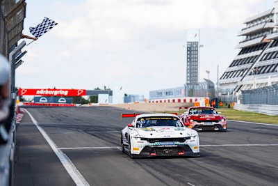 Finn Wiebelhaus und Salman Owega feierten am Nürburgring den ersten Sieg des Ford Mustang GT3 in Europa und die Halbzeitmeisterschaft im ADAC GT Masters