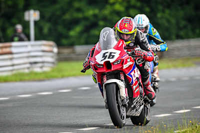Adam McLean hat Darryl Tweed knapp vor dem Zielstrich überholt
